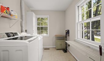 11836 HUNTING RIDGE Ct, Potomac, MD 20854