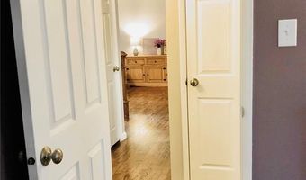 361 Messina Dr, Ballwin, MO 63021