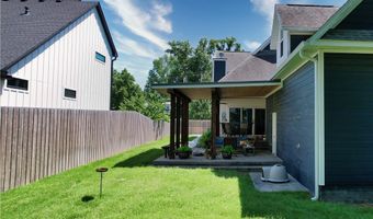 616 2nd St, Bentonville, AR 72712