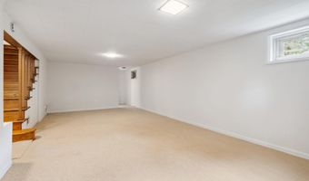 9923 MAYFIELD Dr, Bethesda, MD 20817