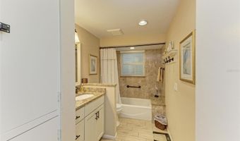 136 CRESCENT Dr, Anna Maria, FL 34216