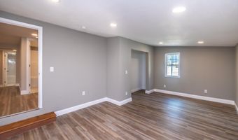 8 SHERMAN Dr, Claymont, DE 19703