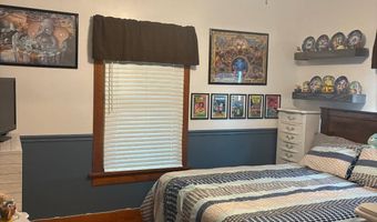 917 9th St, Aurora, NE 68818
