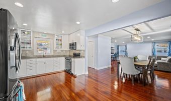 12324 KEMMERTON Ln, Bowie, MD 20715