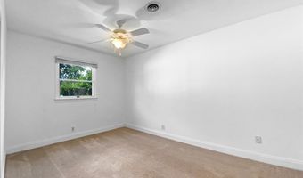 248 Ramsey Ln, Ballwin, MO 63021