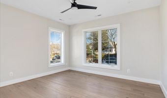 2929 N GREENCASTLE St, Arlington, VA 22207