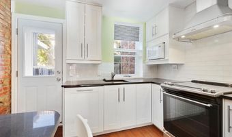24 E HAMBURG St, Baltimore, MD 21230