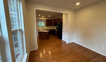 5025 MURTHA St, Alexandria, VA 22304