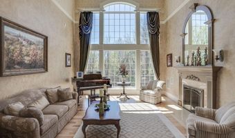 7 Champagne Ter, Bedford, NH 03110