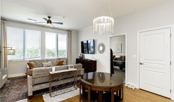 7707 Bluebonnet Blvd #323, Baton Rouge, LA 70810