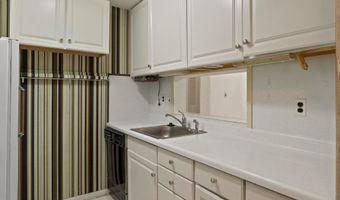 6 CHASE HALL, Dover, DE 19904