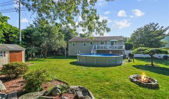 32 Sprague Cir, Johnston, RI 02919