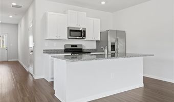 157 Village Green Dr, Adairsville, GA 30103