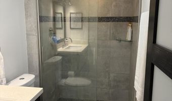 3625 N Country Club Dr 206, Aventura, FL 33180