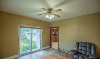 317 E Lucas St, Algona, IA 50511