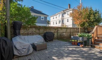4 Newport Ave B2, Newport, RI 02840