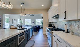 2813 Red Springs Dr, Las Vegas, NV 89135