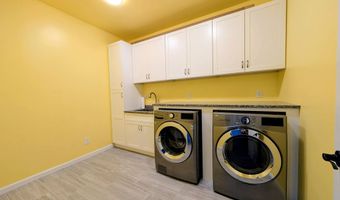 68 Lawrence Ave 68, Danbury, CT 06810