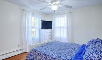 72 Vermont St, Cranston, RI 02920