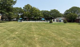 2424 E Oakton St 4F, Arlington Heights, IL 60004