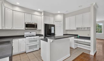 3352 5TH St S, Arlington, VA 22204
