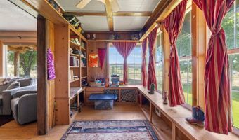 35429 McCartie Ln, Bonanza, OR 97623