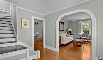 8 Sanford St, Newport, RI 02840