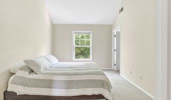 51 Faith Ln 51, Danbury, CT 06810