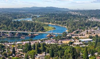 916 HARRISON St, Oregon City, OR 97045