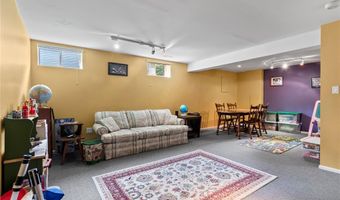 1708 Stoney Terrace Dr, Ballwin, MO 63021