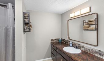 506 Lakeview Dr, Cascade, ID 83611