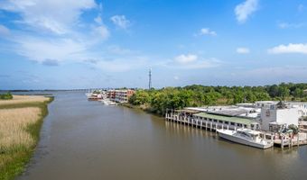 25 17th St, Apalachicola, FL 32320