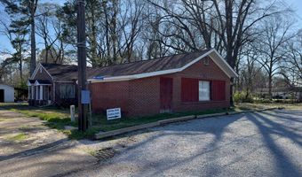 232 E Calhoun St, Bruce, MS 38915
