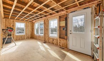 29 Main St, Alton, NH 03809