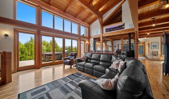 119 Moat View Dr, Albany, NH 03813