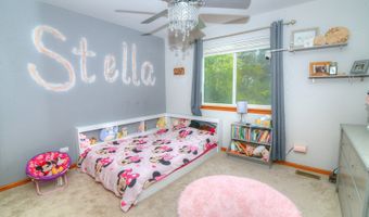 908 Mocking Bird Dr, Antioch, IL 60002