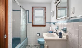 2006 CENTRAL Ave, Barnegat Light, NJ 08006