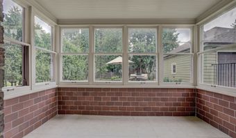 314 E RANDALL St, Appleton, WI 54911