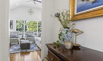 25 Southern View Dr, Narragansett, RI 02882