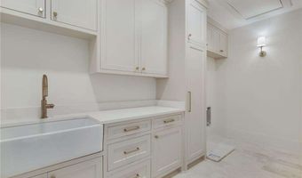 290 Christopher Robin Rd, Alpharetta, GA 30005