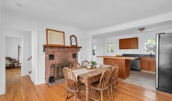 14 Barnsdale Rd, East Providence, RI 02914