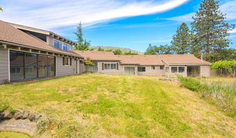 765 Reiten Dr, Ashland, OR 97520