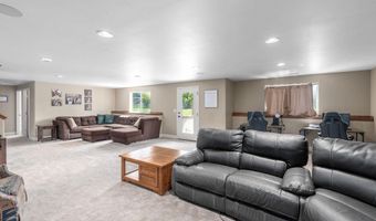 812 N Fairoaks Pl, Andover, KS 67002