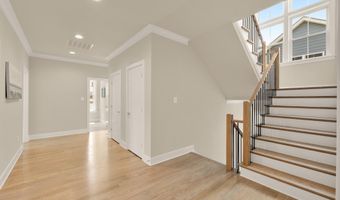 8613 MELWOOD Rd, Bethesda, MD 20817