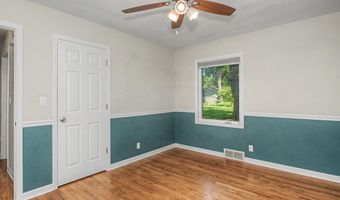 623 River Oak Dr, Ames, IA 50010
