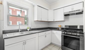 1250 Cranston St, Cranston, RI 02905