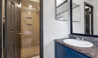 225 Vistaoak Ct, Ballwin, MO 63021