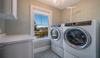 10 Island View Ave, Branford, CT 06405