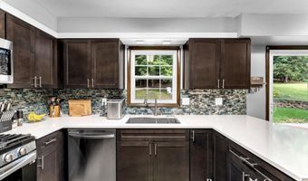 667 Duxbury Ct SE, Ada, MI 49301