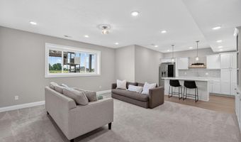 5215 Windrose Ln, Ames, IA 50014